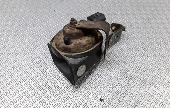 Audi A8 S8 D3 4E Horn signal 4E0951223