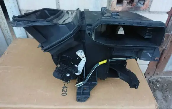 Toyota Avensis T250 Interior heater climate box assembly 8701005400