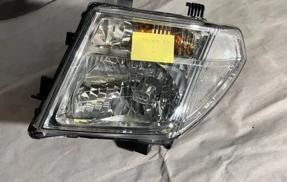 Nissan Navara Headlight/headlamp