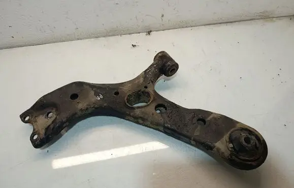 Toyota RAV 4 (XA40) Front lower control arm/wishbone 