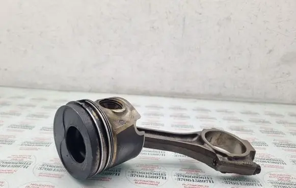 Volkswagen Touran I Piston with connecting rod 0386DE