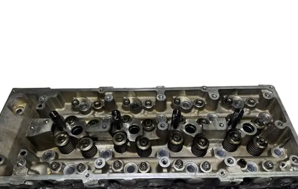 Mitsubishi Pajero Engine head 4M41 061122408H 061122