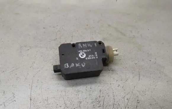 BMW 3 E36 Central locking motor 67118353013 8353013