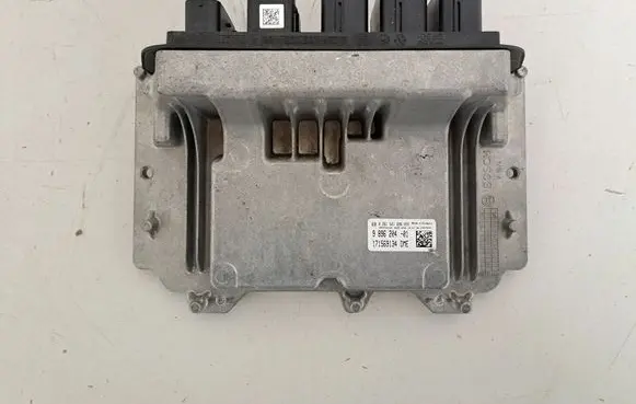 BMW i8 Engine control unit/module 9896204