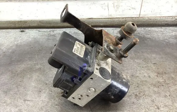 Skoda Fabia Mk1 (6Y) ABS Pump 6Q0907379G 0265800003
