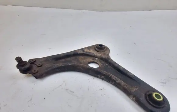 Citroen DS3 Front lower control arm/wishbone 