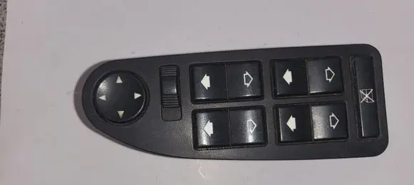 BMW 5 E39 Electric window control switch 8368966