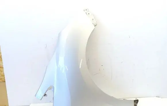 Toyota Verso-S Fender 