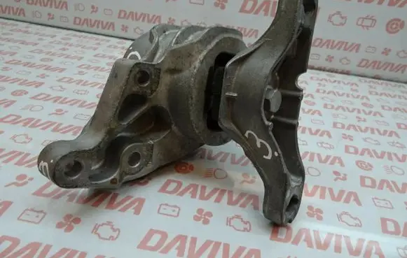 Ford Mondeo MK IV Engine mount bracket DS73-6F012-GG