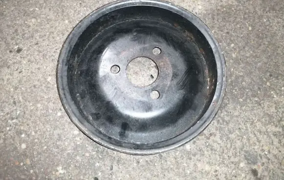Mercedes-Benz Vito Viano W638 Power steering pump pulley A6042360010