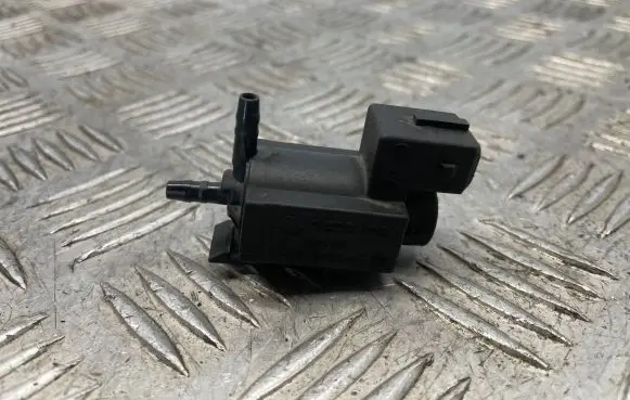 BMW 7 F01 F02 F03 F04 Turbo solenoid valve 7810831