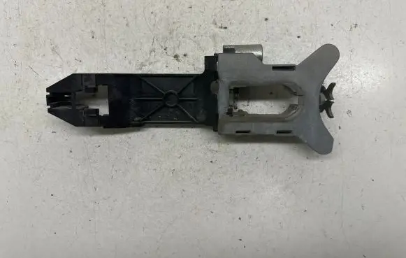 Rear door exterior handle/bracket