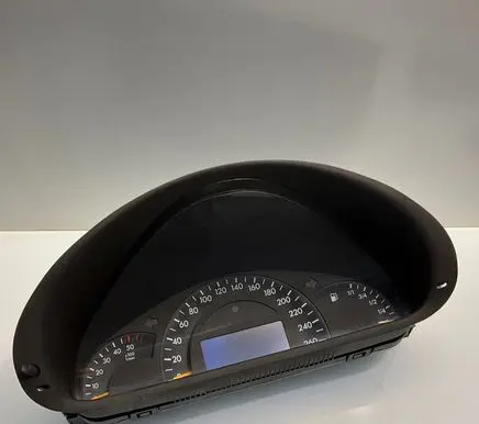 Speedometer (instrument cluster)