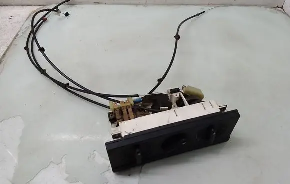 Audi 80 90 S2 B4 Climate control unit 8A1819073