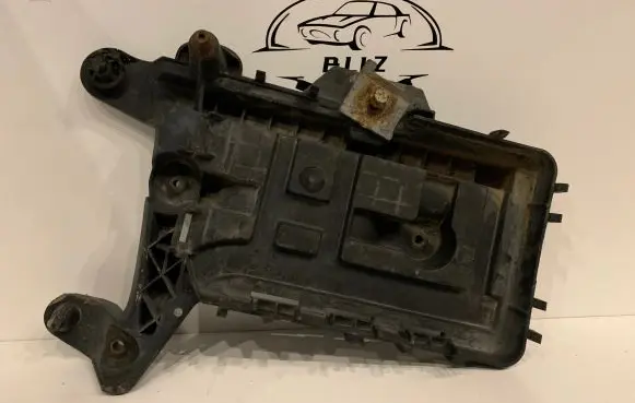 Volkswagen Touran I Battery tray 1K0915333B