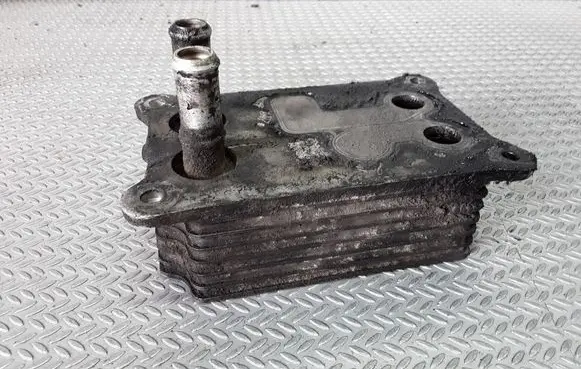 Ford Mondeo Mk III Oil filter mounting bracket