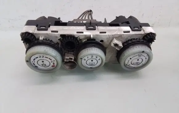 Mitsubishi Colt Climate control unit 69667301