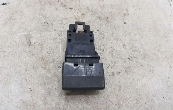 Subaru Impreza II Hazard light switch 06016