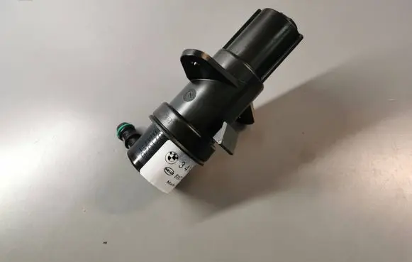 BMW X3 E83 Headlight washer spray nozzle 3414960 61673414960