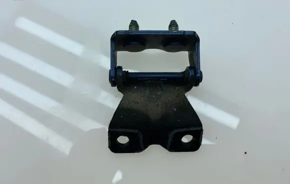 Subaru Outback Tailgate/trunk/boot hinge 60870AG 60870AG00A9W 60870AG00A9P