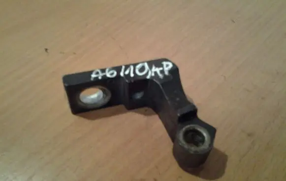 Audi A6 S6 C6 4F Front door upper hinge XS41204
