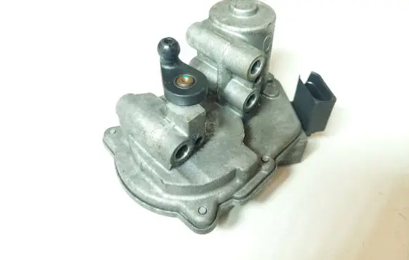 Audi A8 S8 D3 4E Intake manifold valve actuator/motor 059129086E