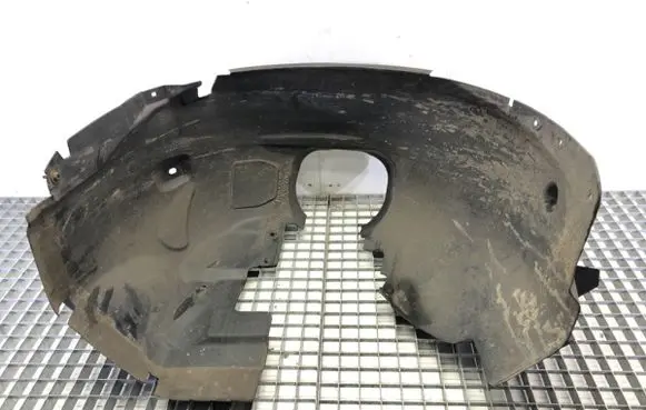 Front wheel arch liner splash guards