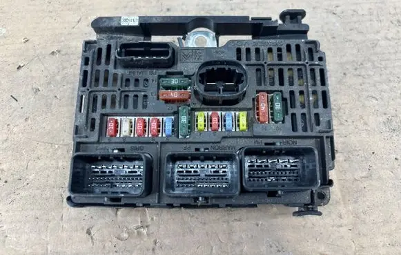 Peugeot 207 BSM Control unit BSML1100 S118983011C 9661682980