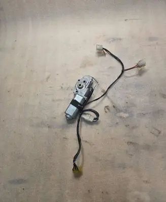 Mitsubishi Pajero Sunroof motor/actuator 001403010