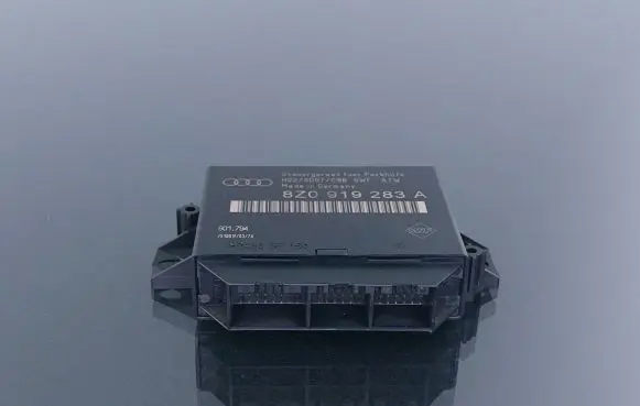 Audi A4 S4 B8 8K Parking PDC control unit/module 8Z0919283A