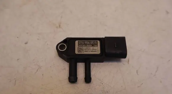 Audi Q3 8U Exhaust gas pressure sensor 076906051B