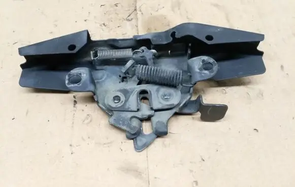 Toyota Corolla E120 E130 Engine bonnet/hood lock/catch