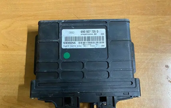 Audi A2 Gearbox control unit/module 6N0927735D 5WK33470K04