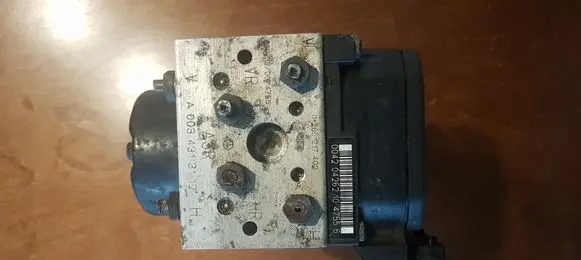 Mercedes-Benz C W202 ABS Pump A0034313112