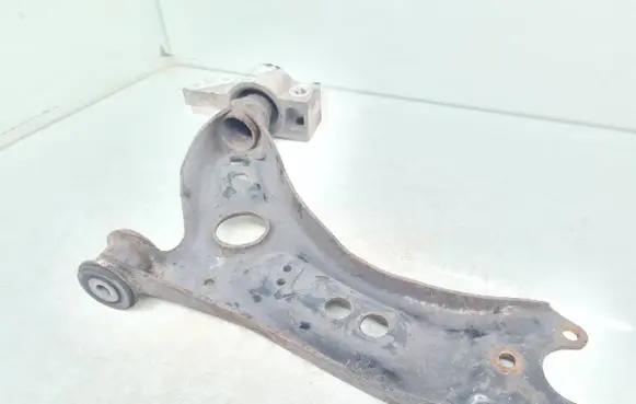 Volkswagen Golf VI Front lower control arm/wishbone