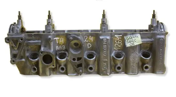 Volkswagen Transporter - Caravelle T4 Engine head 074103373