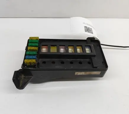 Land Rover Defender Fuse module YPP100310L