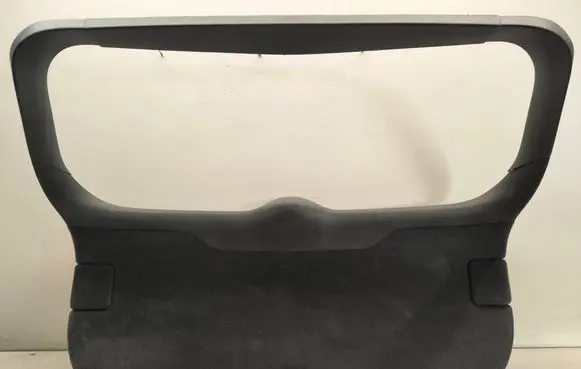 Toyota Avensis T270 Tailgate trim 6479005040 8775005080