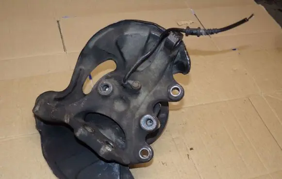 Mercedes-Benz C W203 Front wheel hub spindle knuckle