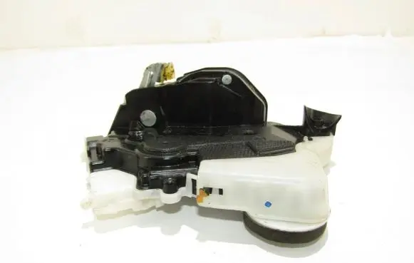 Subaru XV Front door lock