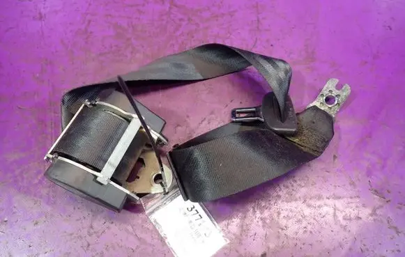 Volkswagen Golf VII Front seatbelt