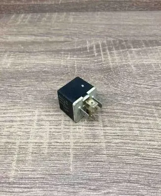 Opel Vectra B Other relay 90191753 38697