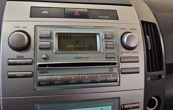 Toyota Corolla Verso E121 Radio/CD/DVD/GPS head unit 861200F010 IMPRK1533693
