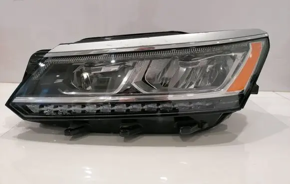 Volkswagen PASSAT B8 USA Headlight/headlamp 561941035A