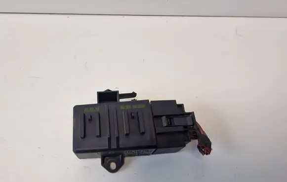 Volkswagen Polo V 6R Seat heating relay 6R0959772A