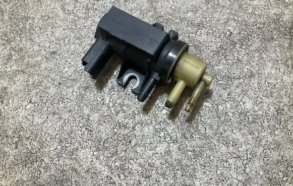 Ford Fiesta Turbo solenoid valve CM5G9F490AA CU5G9K490AA 16T190