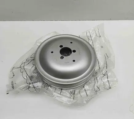 Audi A4 S4 B8 8K Water pump pulley 06E121031E