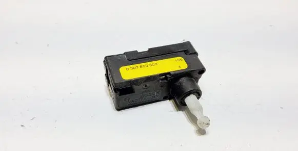 Headlight level adjustment motor