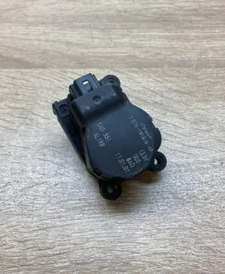 Ford Mondeo Mk III Air flap motor/actuator 1S7H19E616AA EAD551