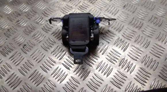 Middle seatbelt (rear)